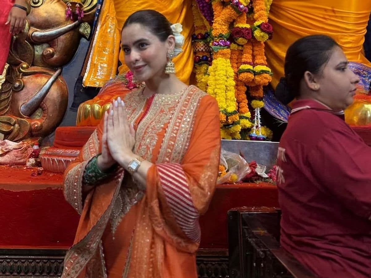 Aamna Sharif Revels in Mumbai’s Ganpati Festivities; Embraces Modaks and Family Joy