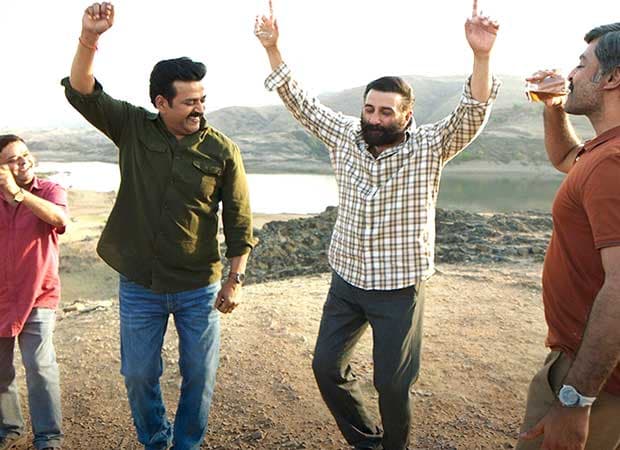 Udit Narayan & Kumar Sanu Reunite for ‘Suniyo Zara’; Sunny Deol & Ravi Kishan Star in New Track