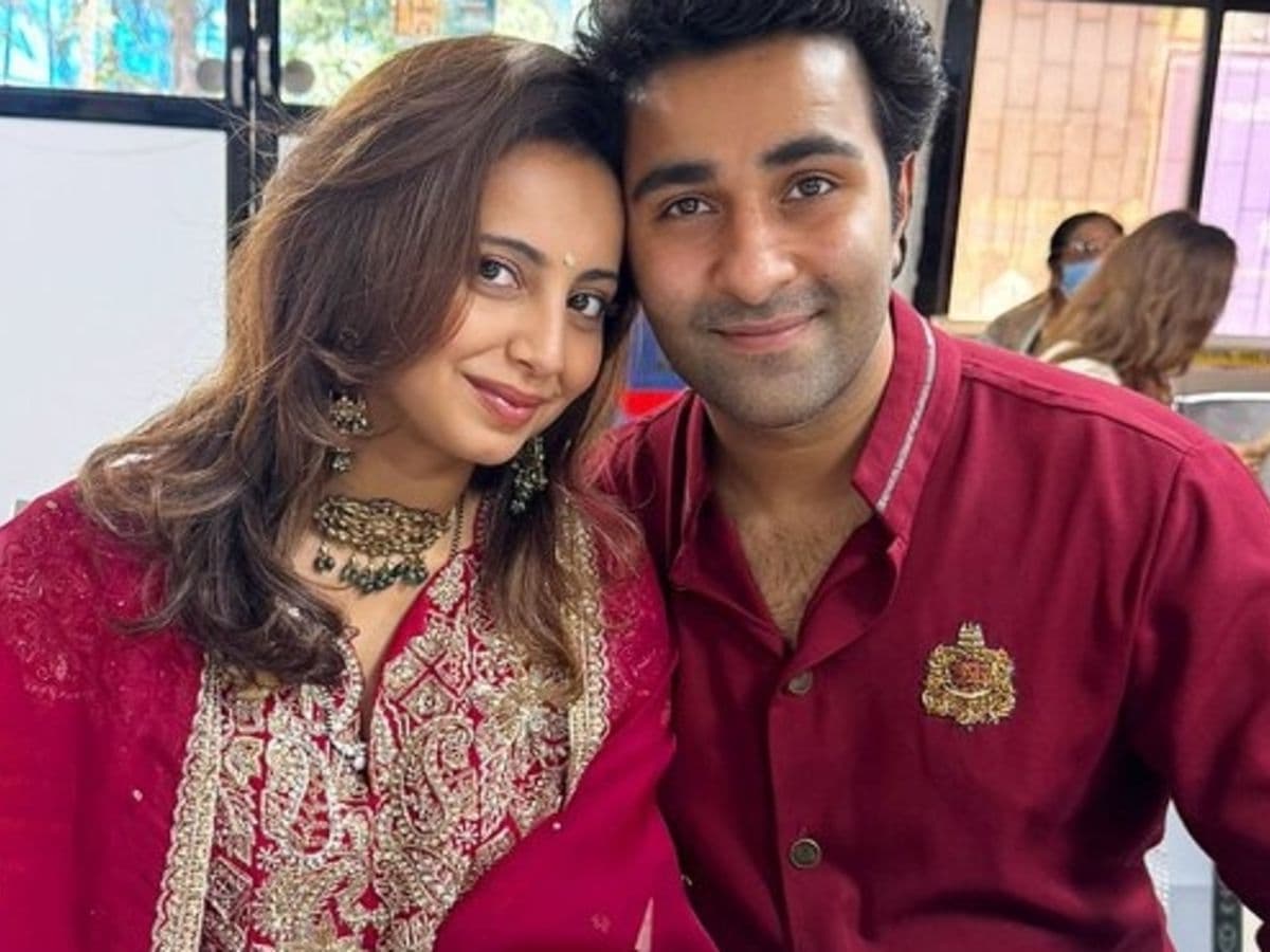 Aadar Jain & Alekha Advani tie the knot officially; marriage registered after beach wedding
