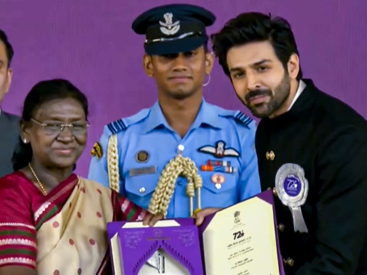 Kartik Aaryan Wins National Award; Dedicates Trophy to India’s Paralympians