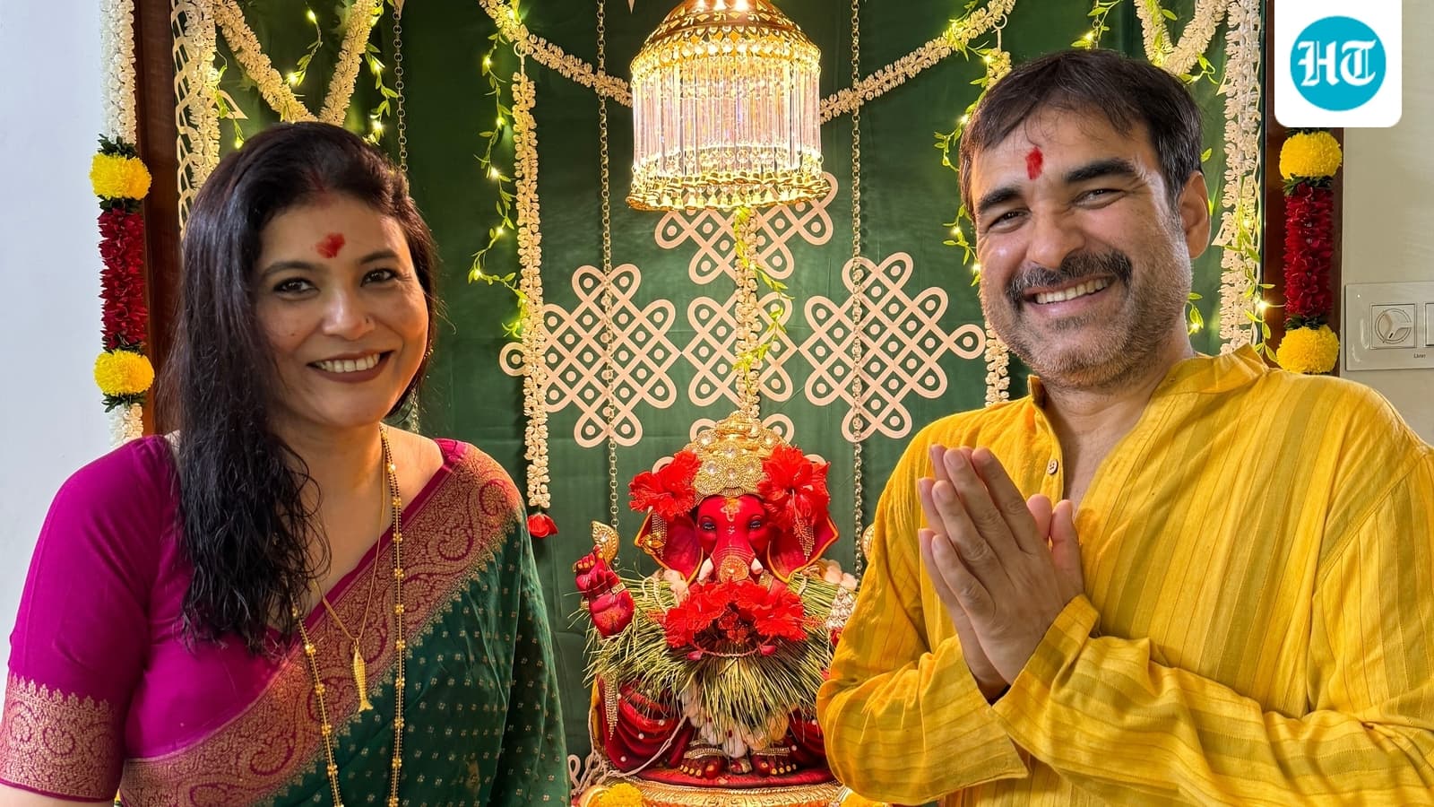 Pankaj Tripathi Calls Out Wife Mridula for Phone Distraction