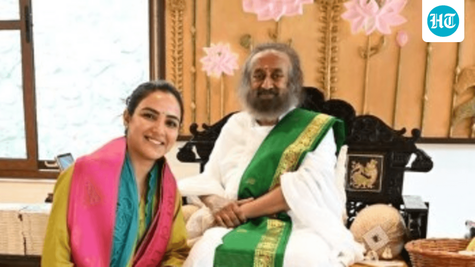 Jasmin Bhasin meets Sri Sri Ravi Shankar; finds inner calm after health scare