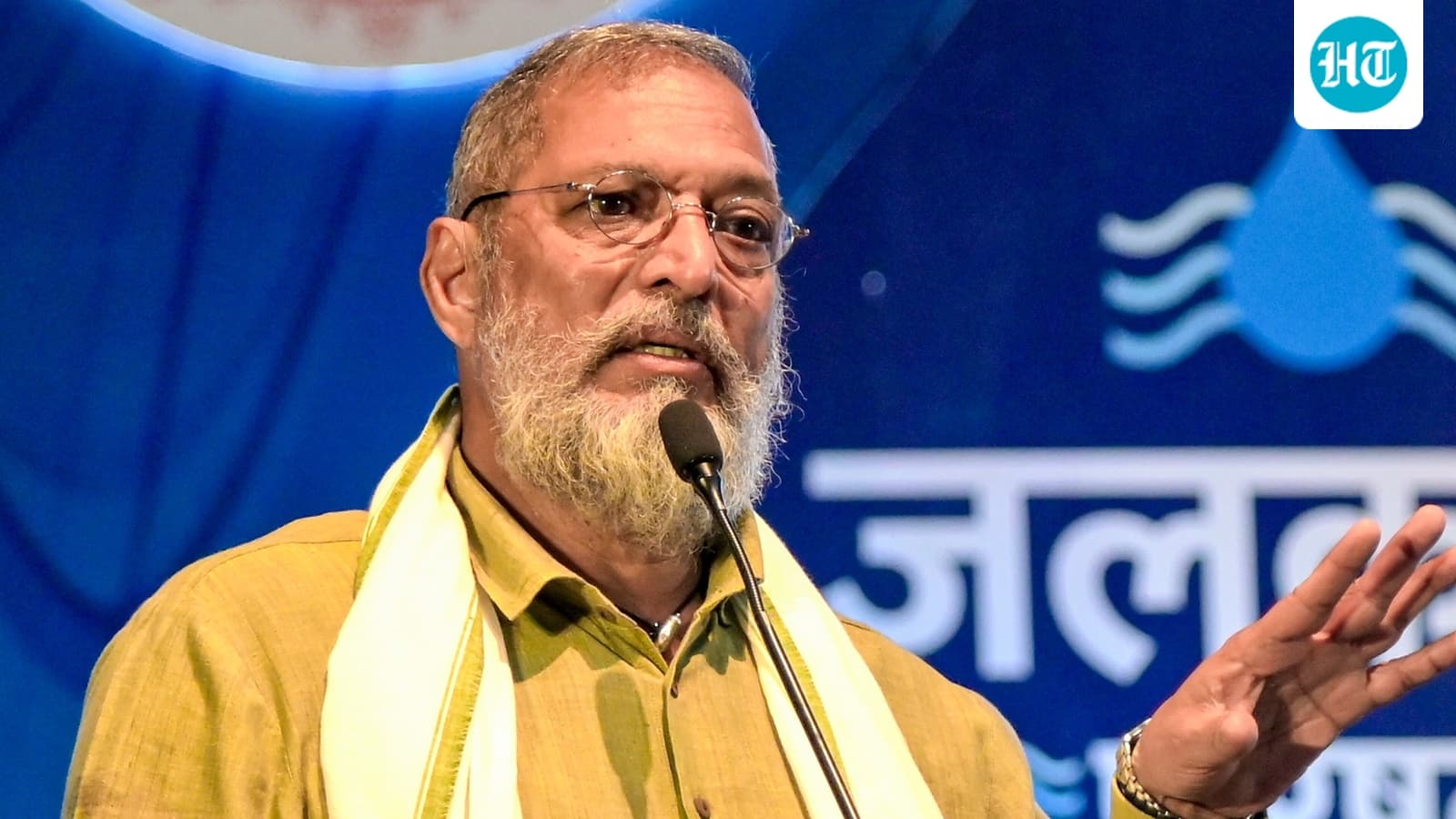 Nana Patekar Praised by CM Adityanath; Helping Farmers Without Publicity