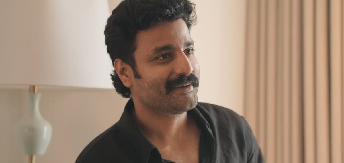 ഷൂട്ടിനിടെ ജീപ്പ് മറിഞ്ഞു; തല നിലത്തിടിക്കേണ്ടതായിരുന്നു, ഭാഗ്യം കൊണ്ടാണ് രക്ഷപ്പെട്ടത്: ദീപക് പറമ്പോൽ