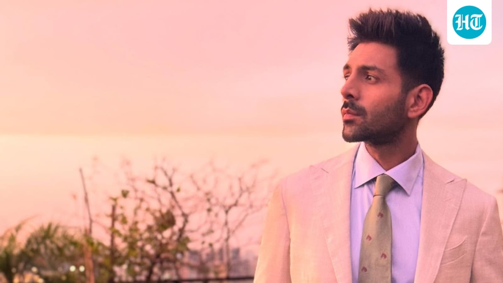 Kartik Aaryan’s Knee Surgery Successful; He’s Set to Return to Kabir Khan’s Film Soon